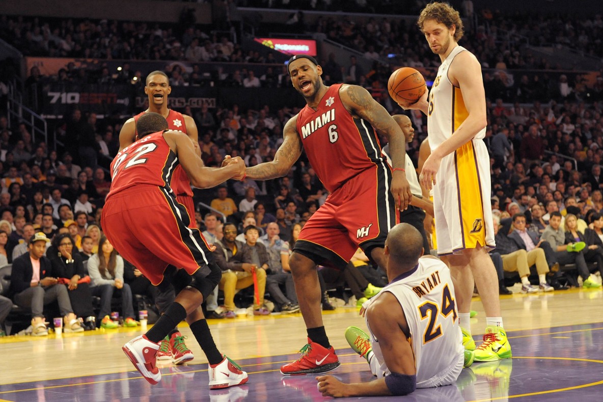 Basketball_NBA_LeBron James and Kobe Bryant